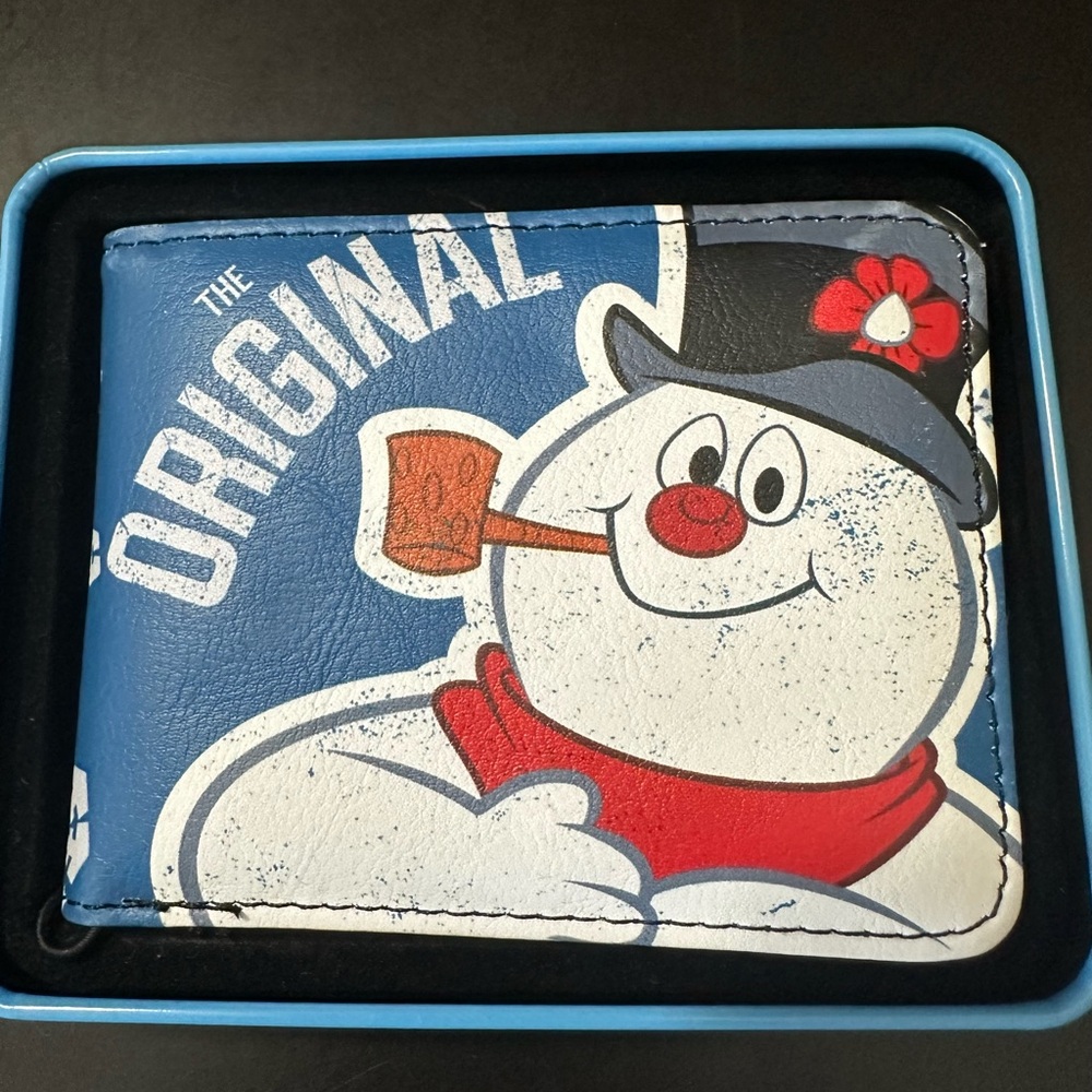 🆕Buckle Down Pipe Smoking Snowman Bifold Wallet